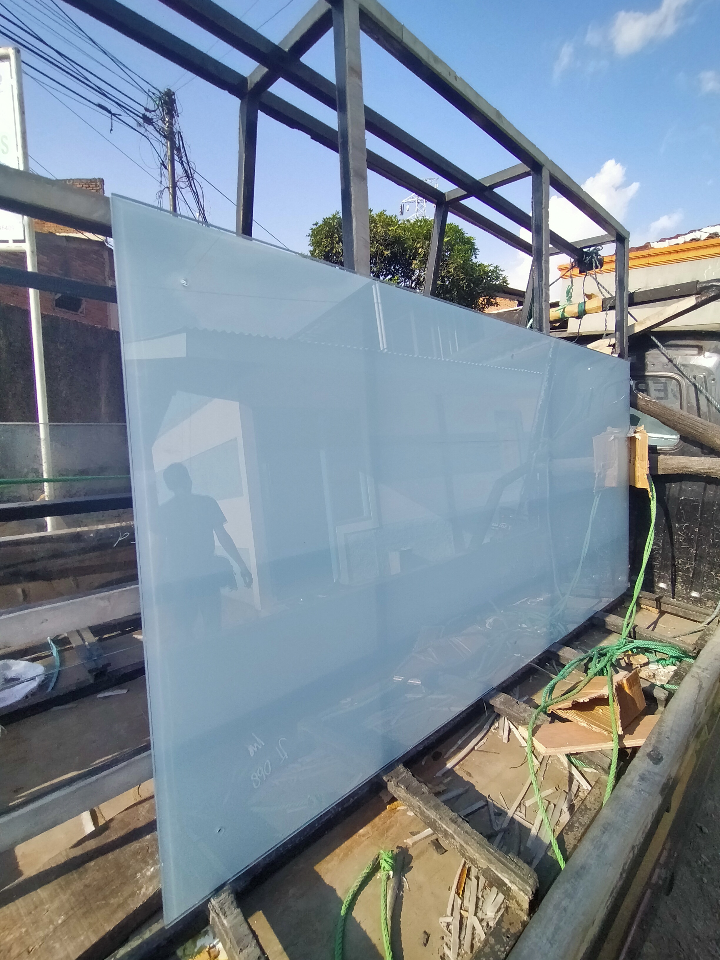 giliscorium glassboard bandung