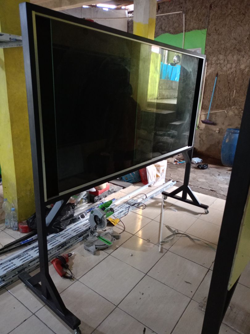 mading board standing frame besi 200x100