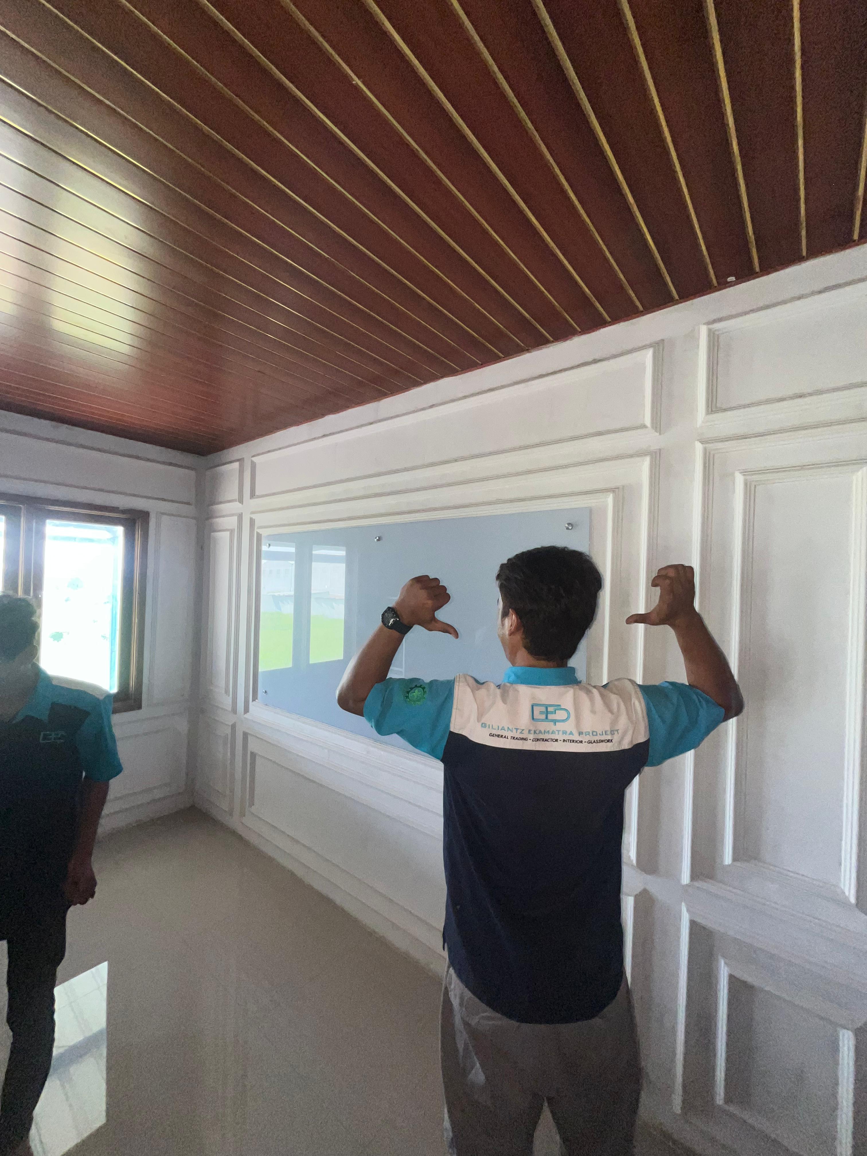 giliscorium glassboard bandung