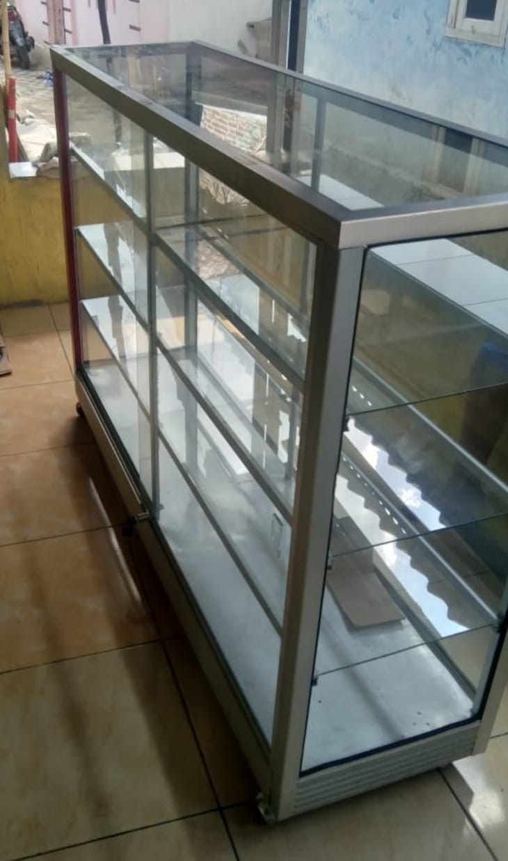 Etalase Kaca Ukuran 150x100x40